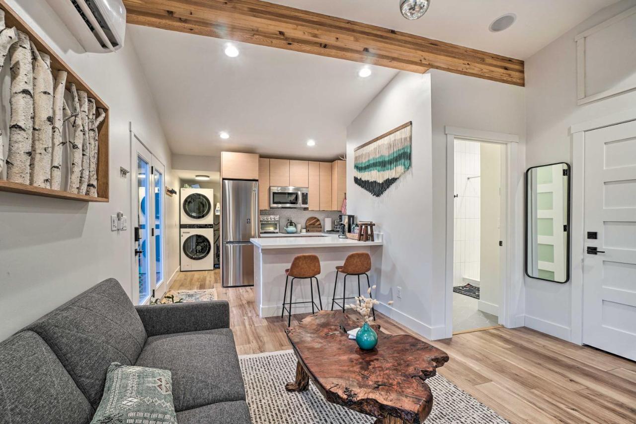 Cozy Flagstaff Studio With Patio - Near Dtwn! Exterior photo
