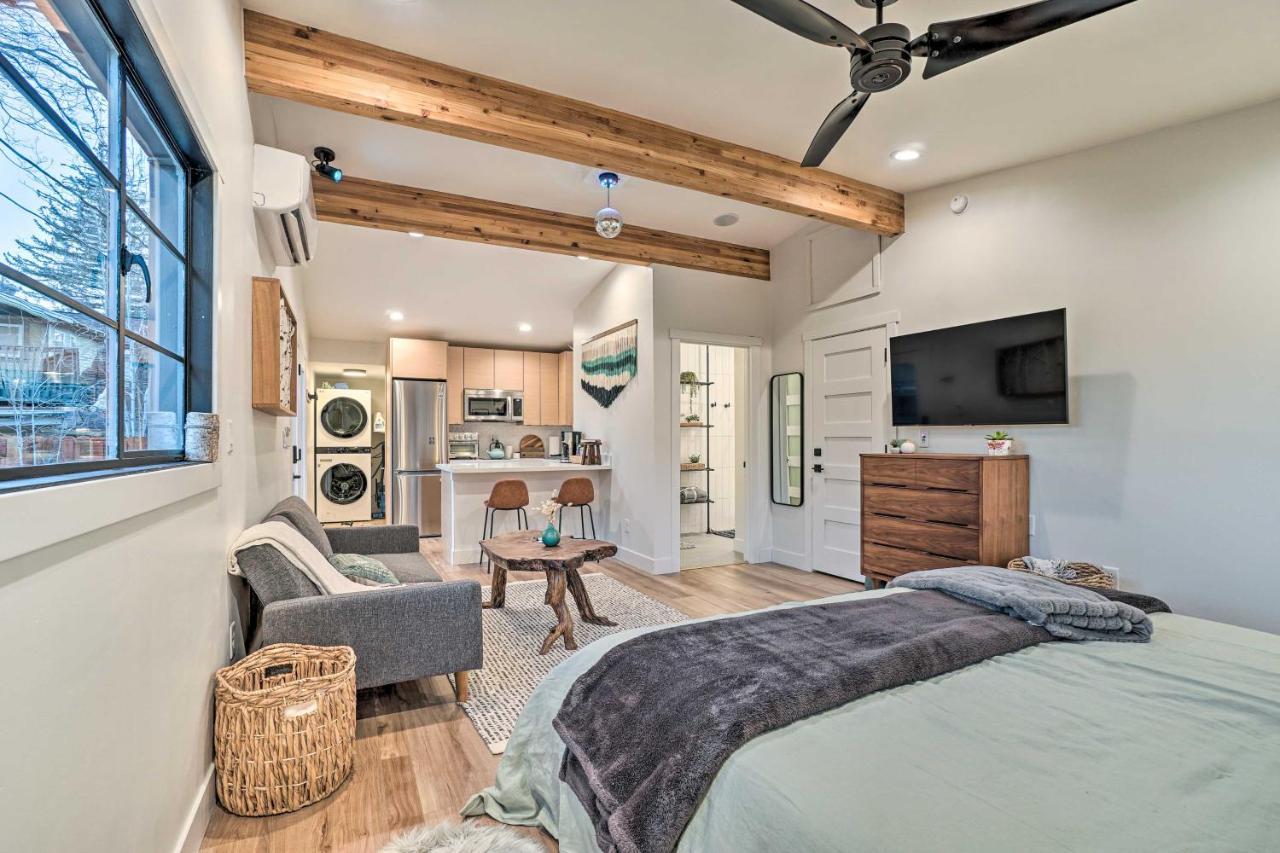 Cozy Flagstaff Studio With Patio - Near Dtwn! Exterior photo